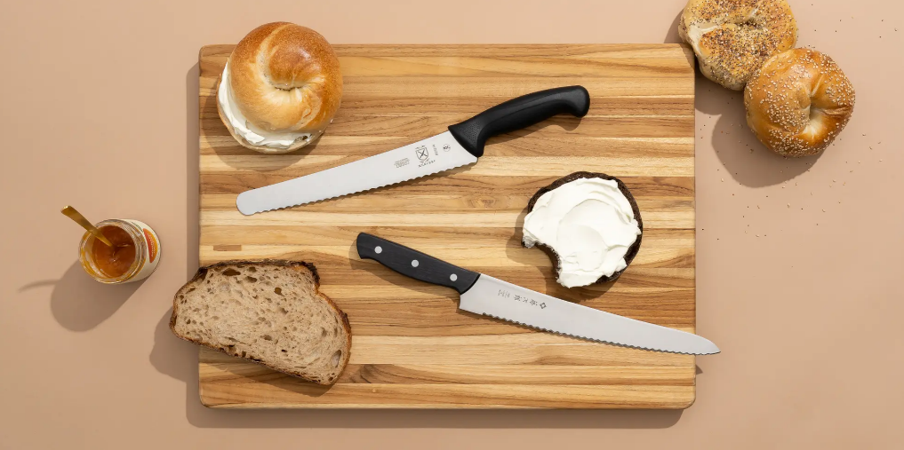 Best bread knives.  (Bread cutting)